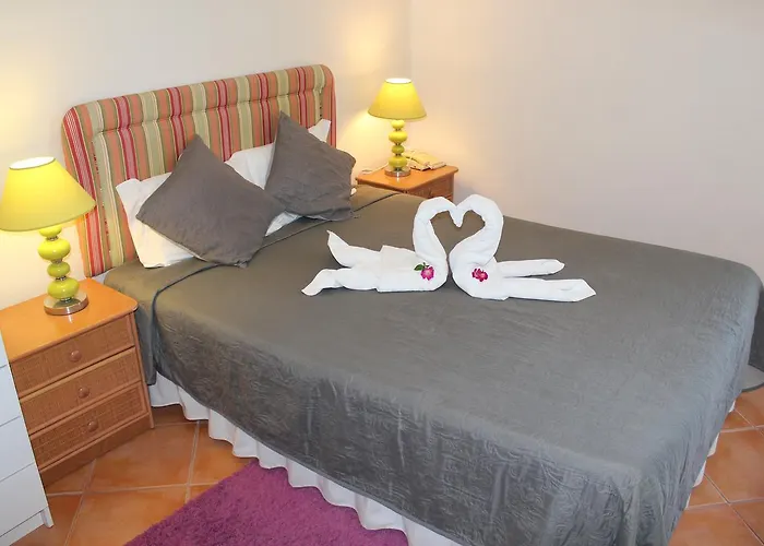 Alojamento de Acomodação e Pequeno-almoço Quinta Dos Oliveiras 4*